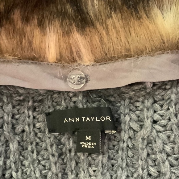 Ann Taylor Faux Fur Wool Chunky Knit Warm Winter Gray Sweater Size Medium - Picture 6 of 8